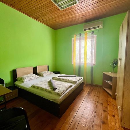 Elegance On A Budget - Rooms For Rent In Sofia Center Bagian luar foto