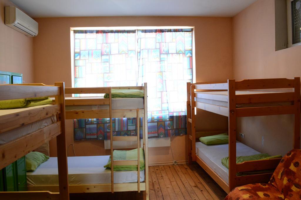 Elegance On A Budget - Rooms For Rent In Sofia Center Bagian luar foto