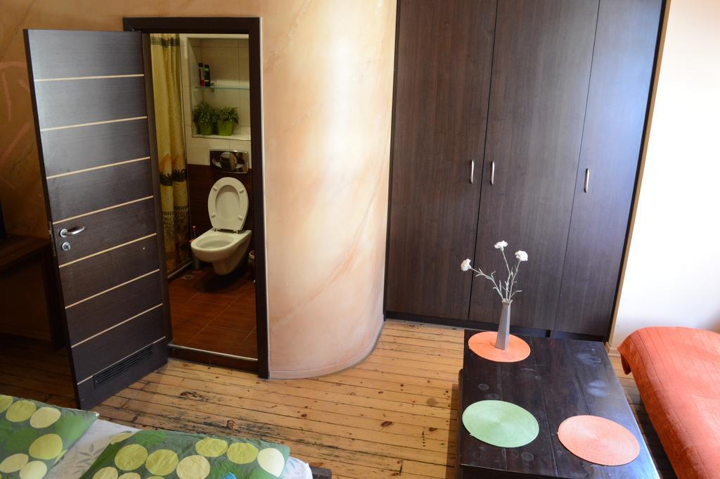 Elegance On A Budget - Rooms For Rent In Sofia Center Bagian luar foto