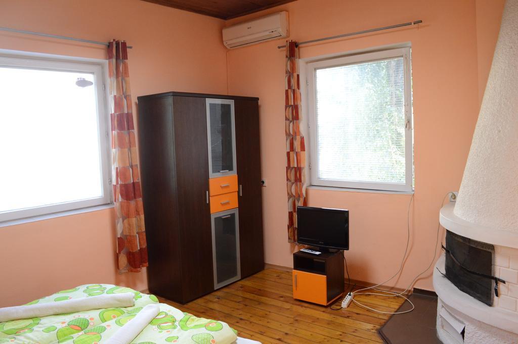 Elegance On A Budget - Rooms For Rent In Sofia Center Bagian luar foto