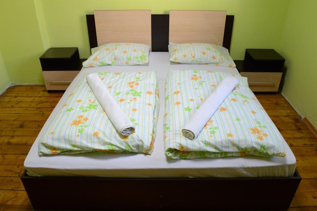 Elegance On A Budget - Rooms For Rent In Sofia Center Bagian luar foto