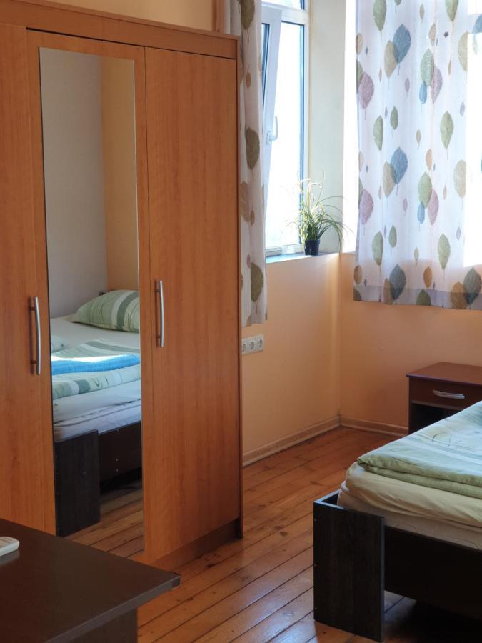 Elegance On A Budget - Rooms For Rent In Sofia Center Bagian luar foto