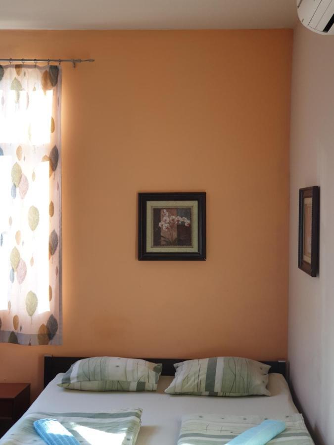Elegance On A Budget - Rooms For Rent In Sofia Center Bagian luar foto